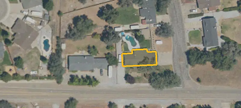 Level Commercial Land