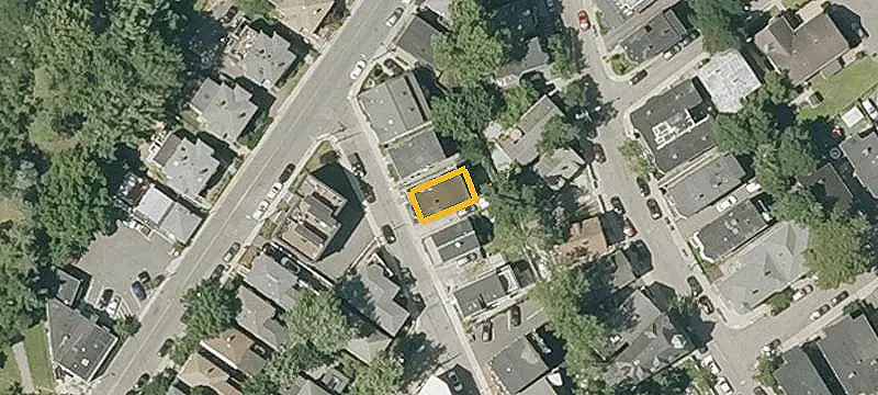 8-Bedroom Multifamily Residence
