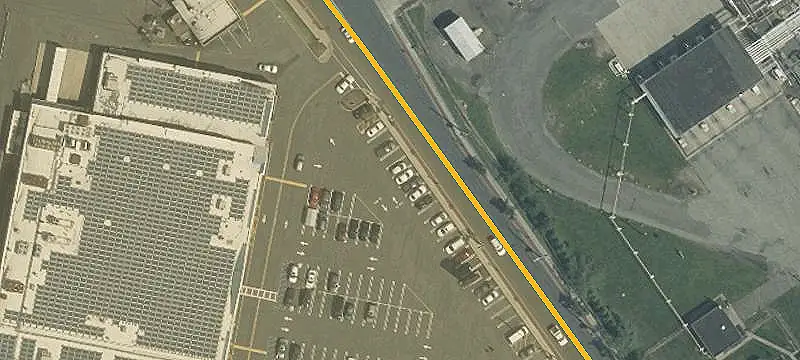 Retail Space in Grocery-Anchored Center