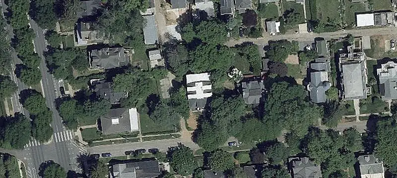6-Unit Apartment Building