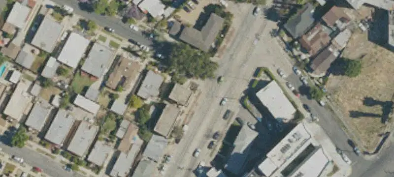 6-Unit Apartment Building