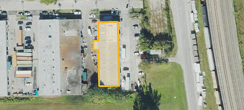 Warehouse with Fenced Yard