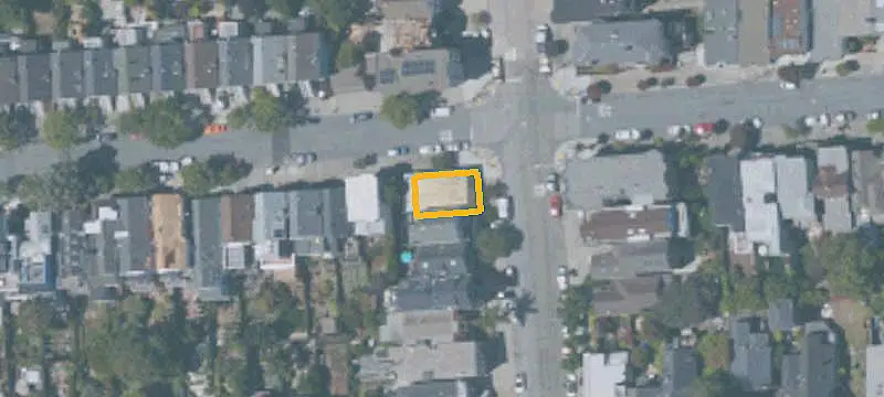 Updated Duplex with Garden Patio