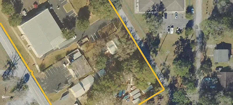 Mixed-Use Buildings with Fenced Lot