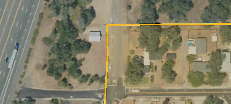 Lots/Land / Acres
