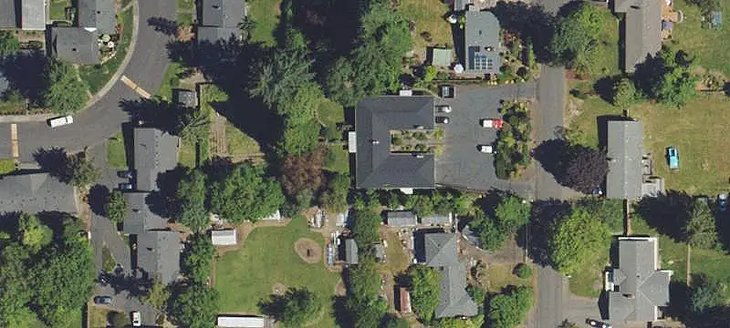 5-Unit Apartment Building with Garages