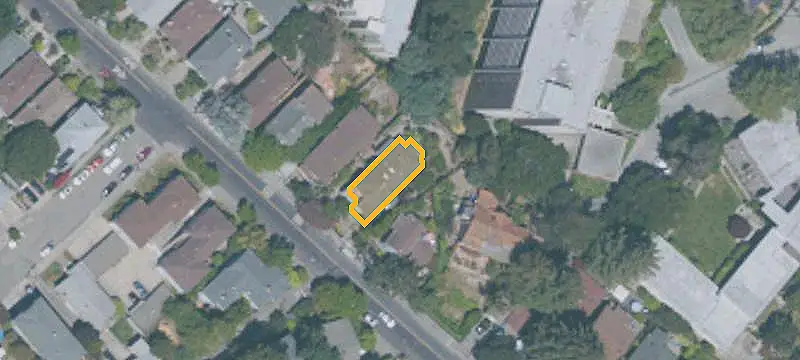 Tenant-Occupied Triplex with Private Entrances