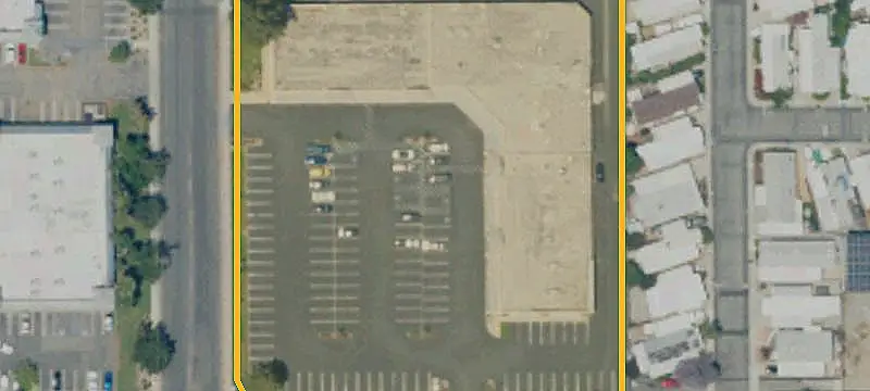 Multi-Tenant Shopping Center