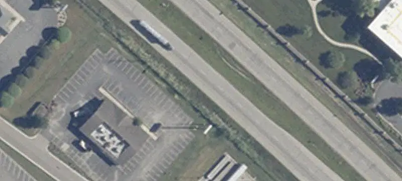 Shopping Center with Small-Bay Layout