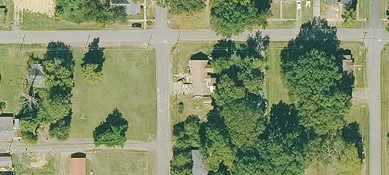 Mixed-Use Property with Apartment