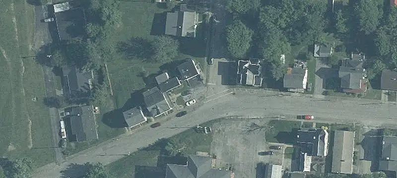 6-Unit Apartment Building