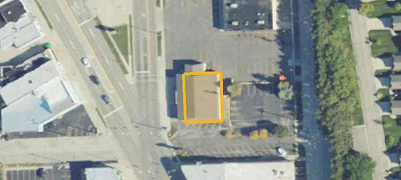 One-Story Multi-Tenant Shopping Center