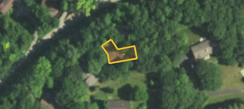 Lots & Acreage / City