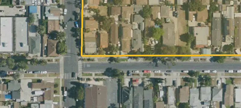Vacant Duplex With Detached Unit