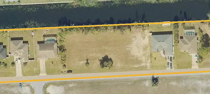 851 Sw 15th Ter, Cape Coral, FL 33991