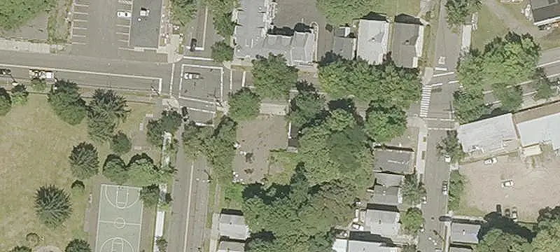 Freestanding Auto Shop Building
