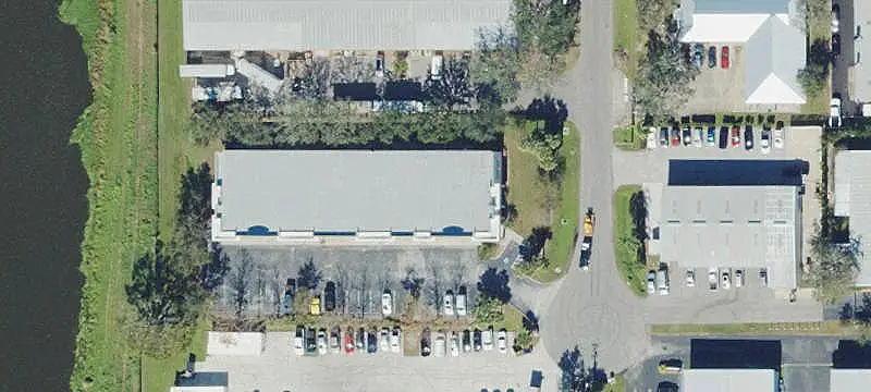 Manufacturing Property With Bay Doors