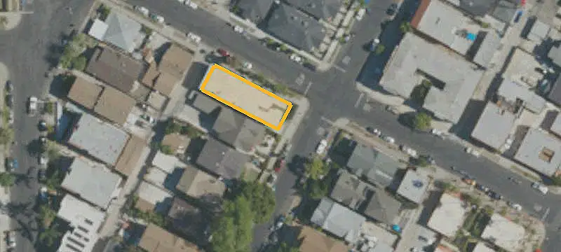 6-Unit Apartment Building