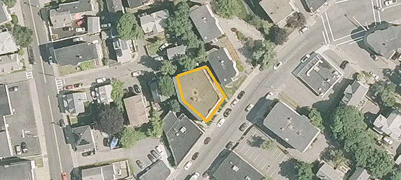 18-Unit Brick Apartment Building