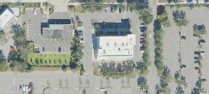 Shadow-Anchored Retail Suite