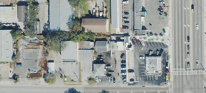 Freestanding Auto Shop