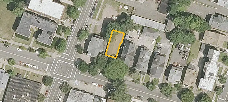 6-Unit Stucco Apartment Building