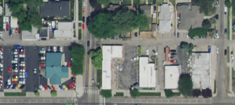 Leased Multi-Tenant Shopping Center
