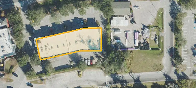 Office Suites in Commercial Center