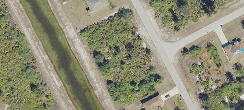 350 Pauline Ave, Lehigh Acres, FL 33974