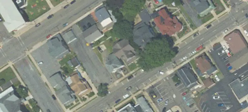 Mixed-Use Building with Apartment