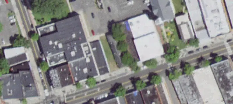 Restaurant Building with Municipal Parking