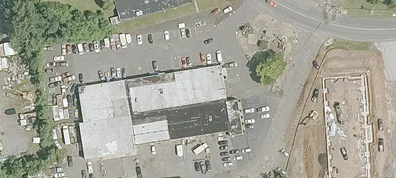 Flex Space with Overhead Door