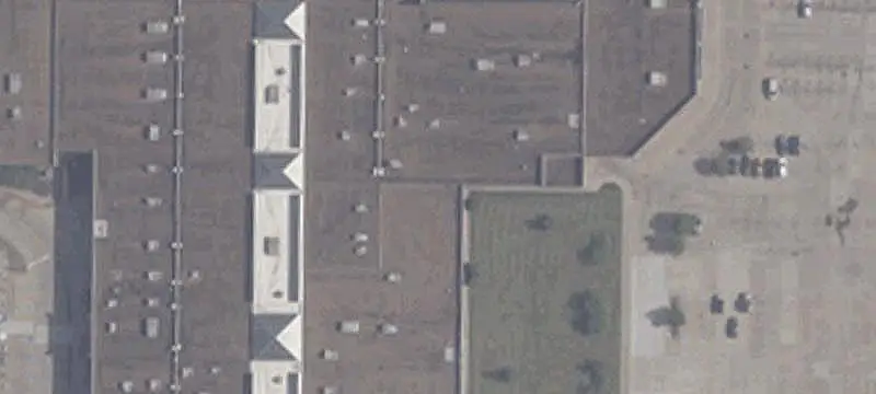 Dual-Anchored Shopping Center