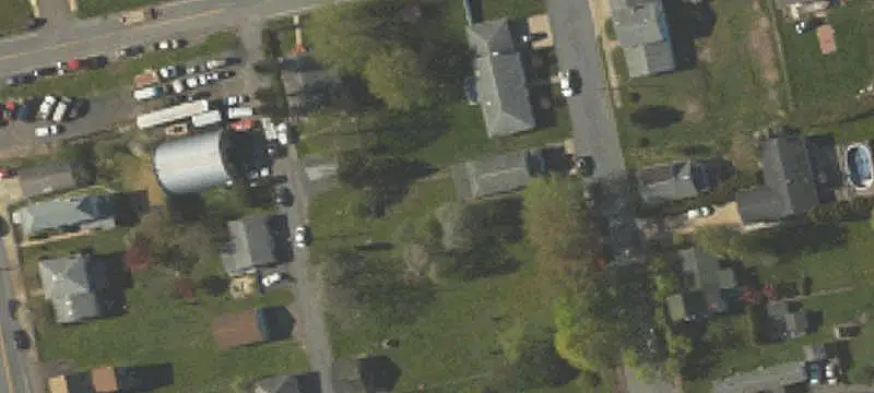 Corner-Lot Auto Shop