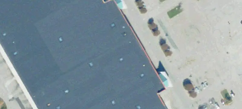 Large Shopping Center with Anchor Space