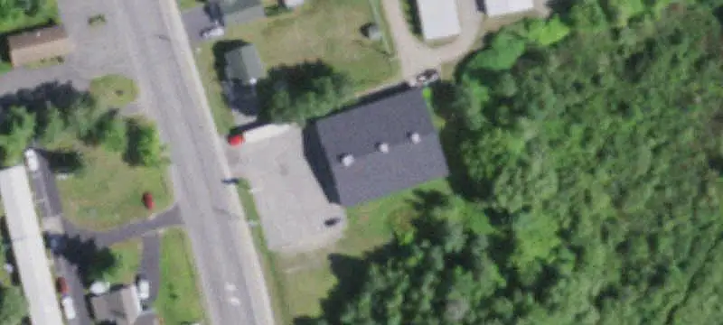 Open-Plan Specialty Commercial Building