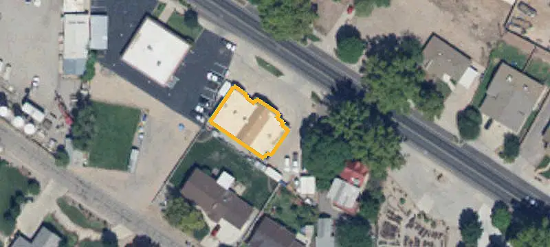 NNN-Leased Shopping Center