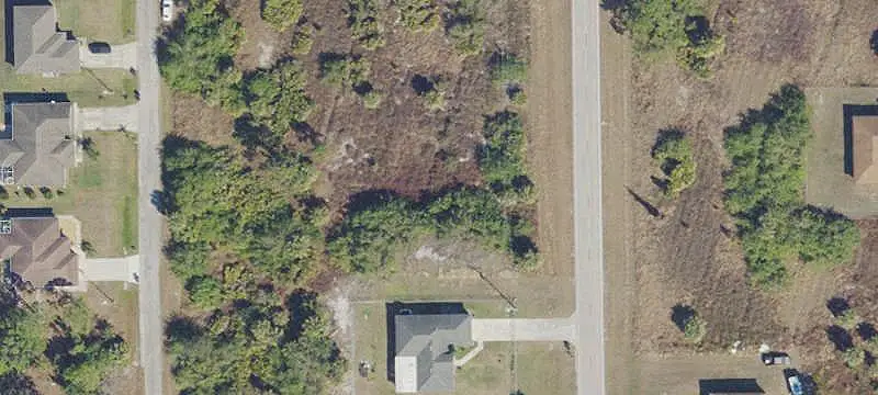 842 Columbus Blvd S, Lehigh Acres, FL 33974