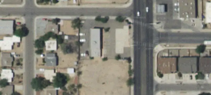 Open-Layout Auto Shop