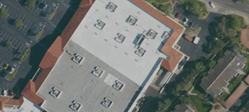 Fully Leased Shopping Center