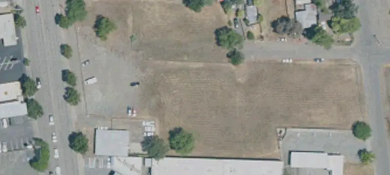 Commercial Land With Retail Building