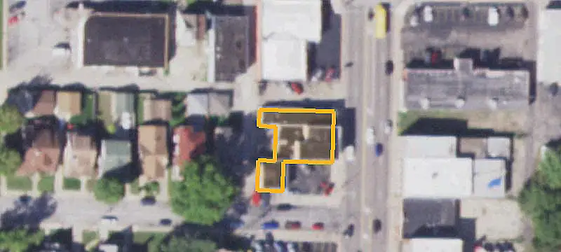 Mixed-Use Building at Corner Location