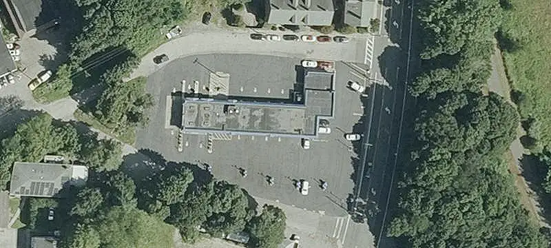 Automated Car Wash with Service Bays