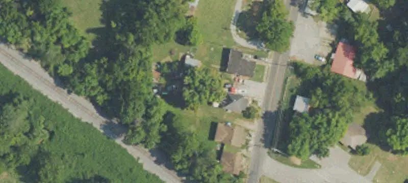 Commercial Land With Garage