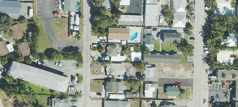 Mixed-Use Property with Detached Building