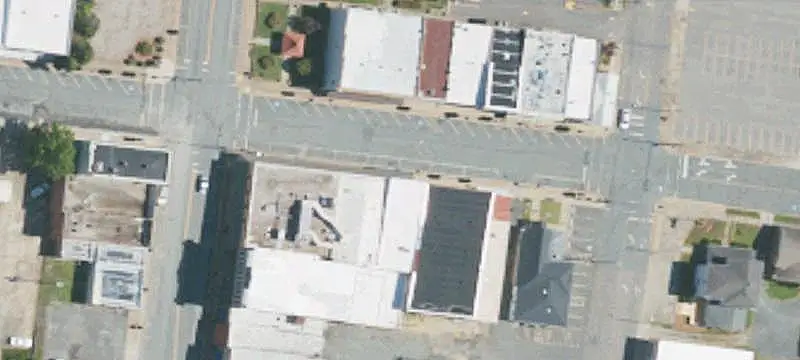 Mixed-Use Building with Apartment