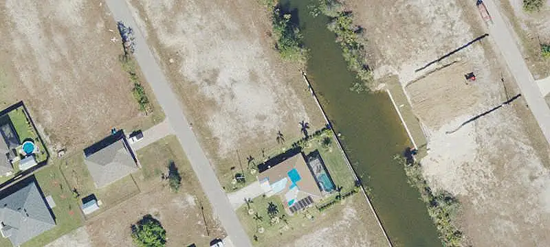 4325 Northeast 9th Court, Cape Coral, FL 33909