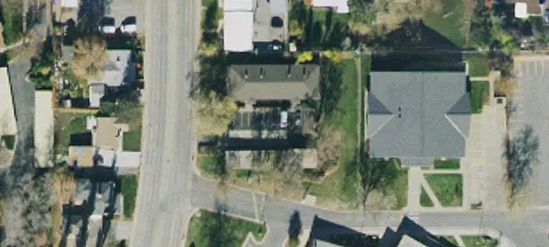 8-Unit Apartment Building