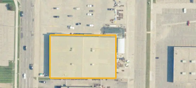 Open-Plan Retail Space