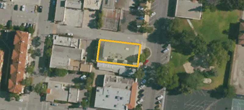 Stand-Alone Retail Building